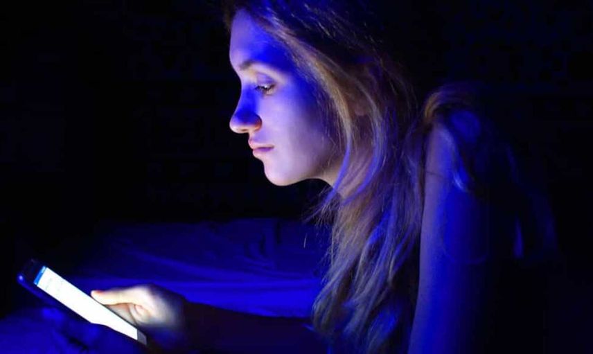 Cep telefonunda büyük risk ortaya çıktı! Uzmanlar duyurdu o saatlerde telefondan uzak kalın! Kanser riski artmasında telefon ilk sırada yerini aldı
