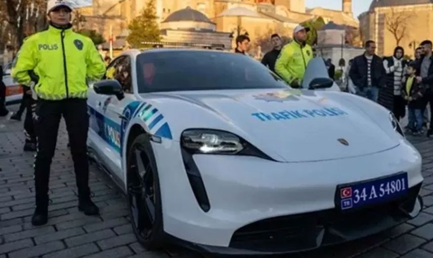 Çetelerden alınan lüks polis araçları İstanbul sokaklarının tozunu attırıyor!