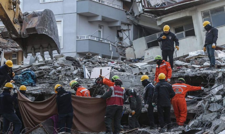 Çevre Bakanlığı’ndan deprem raporu: 100 bin binanın acil yıkılması gerekiyor