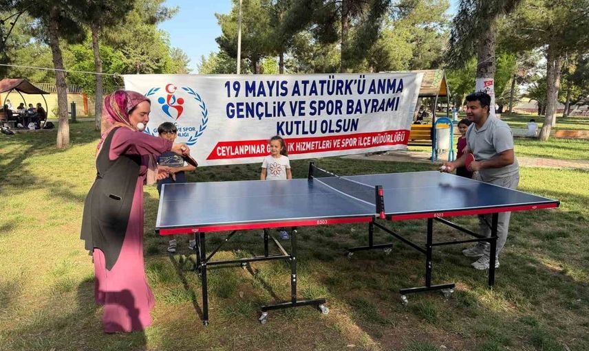Ceylanpınar'da Gençler ve Vatandaşlar Tenis Keyfi Yaşadı