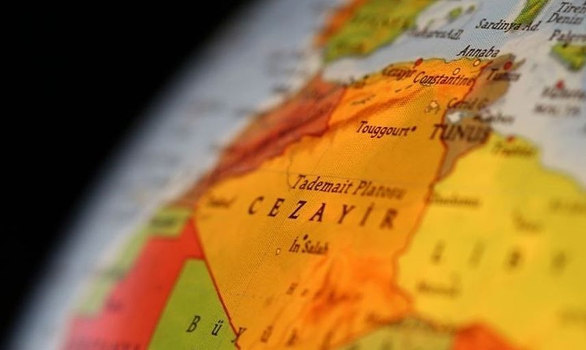 Cezayir, Hava Sahasını Fransız Askeri Uçaklara Kapattı!