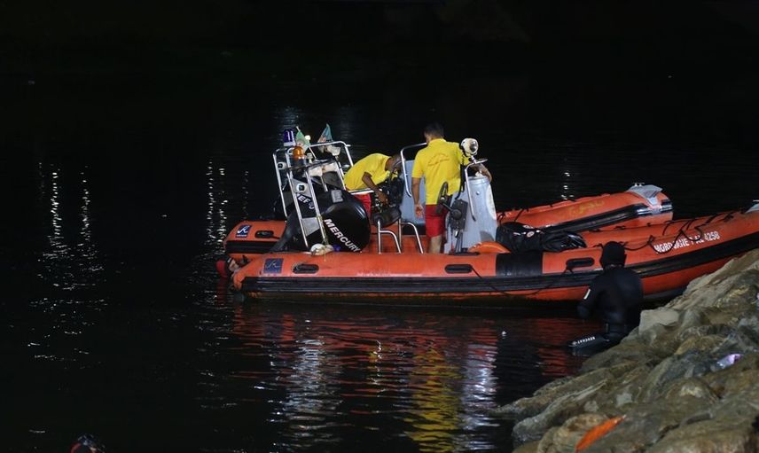 Cezayir'de Yolcu Otobüsü Dereye Düştü: 18 Ölü, 9 Yaralı