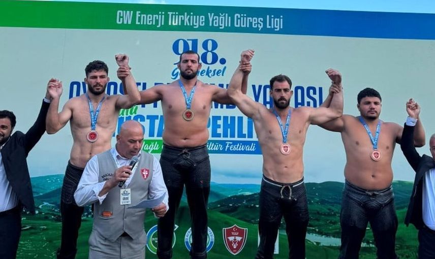 Kağıtspor, bir haftada 10 Türkiye şampiyonluğu elde etti
