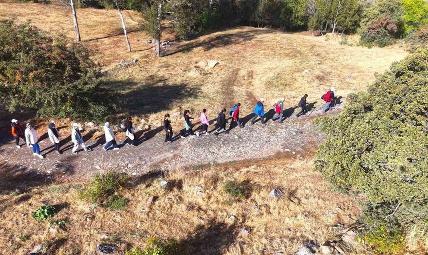Muş’ta doğa tutkunları Dünya Yürüyüş Günü’nde buluştu