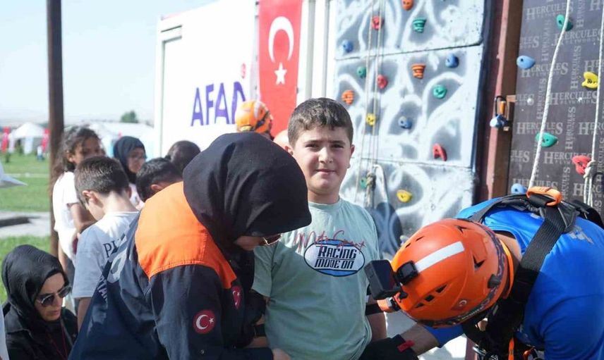 Malazgirt'te çocuklara afet bilinci kazandırılıyor