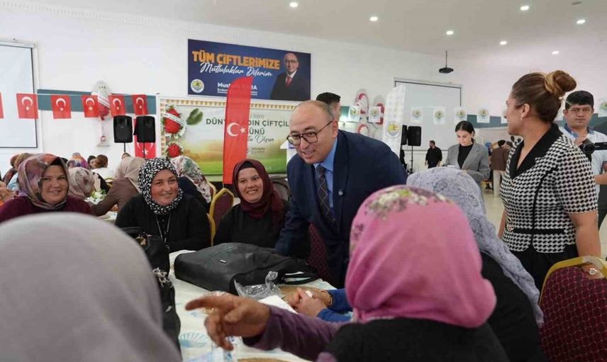Erdemli'de kadın çiftçilere özel program düzenlendi