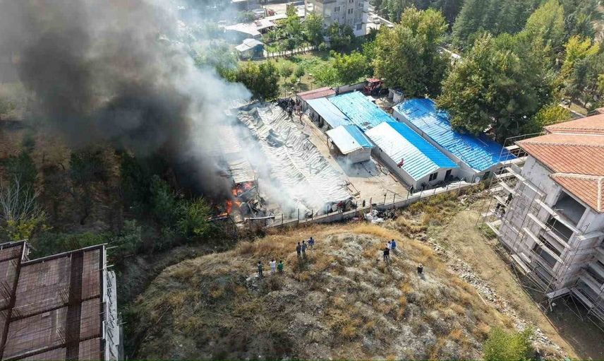 Malatya'da işçilerin barındığı konteynerde büyük yangın çıktı