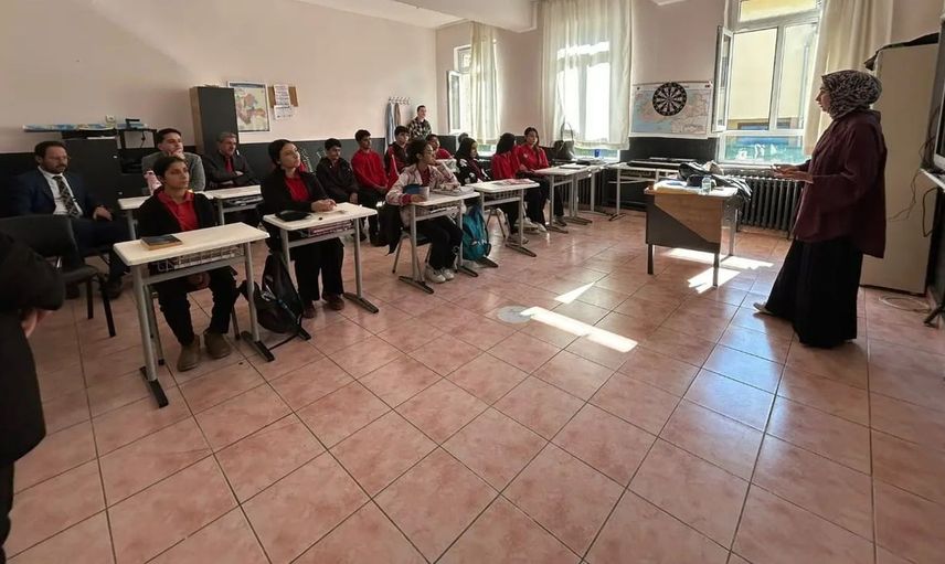 Yalıhüyük'te öğrencilere sınav hazırlığı için destek eğitimi verildi