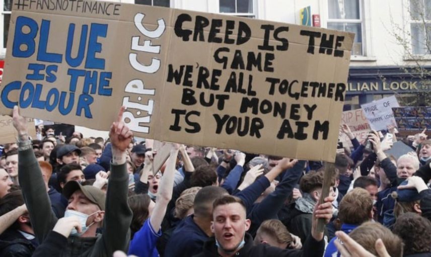 Chelsea Taraftarı Protesto Takımlarını Protesto Etti