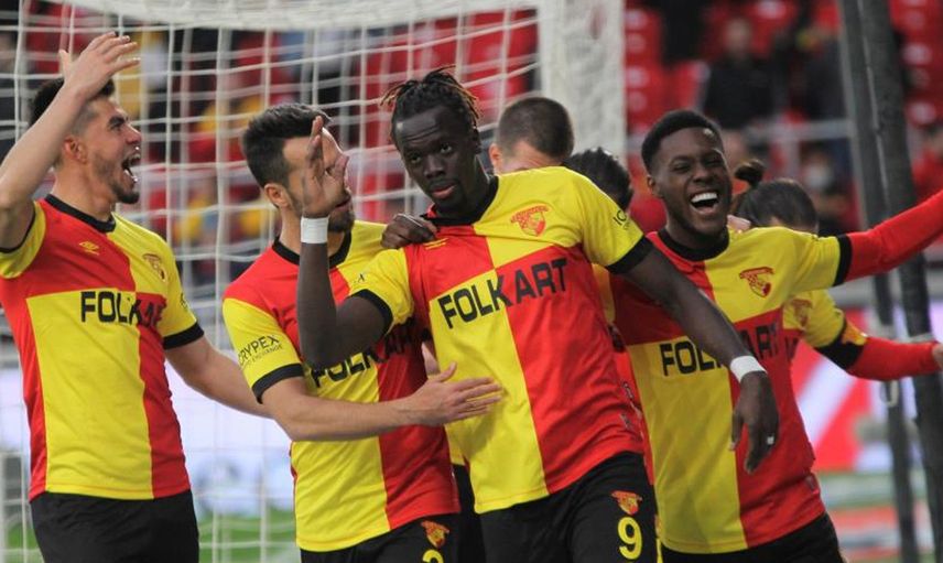 Cherif Ndiaye, Göztepe'ye sosyal medyadan yaptığı paylaşımla veda etti!