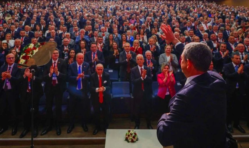 CHP Kurultayı’nda Özel’den sert mesaj: “Bugünler dostumuzu, düşmanımızı tanıdığımız günler”