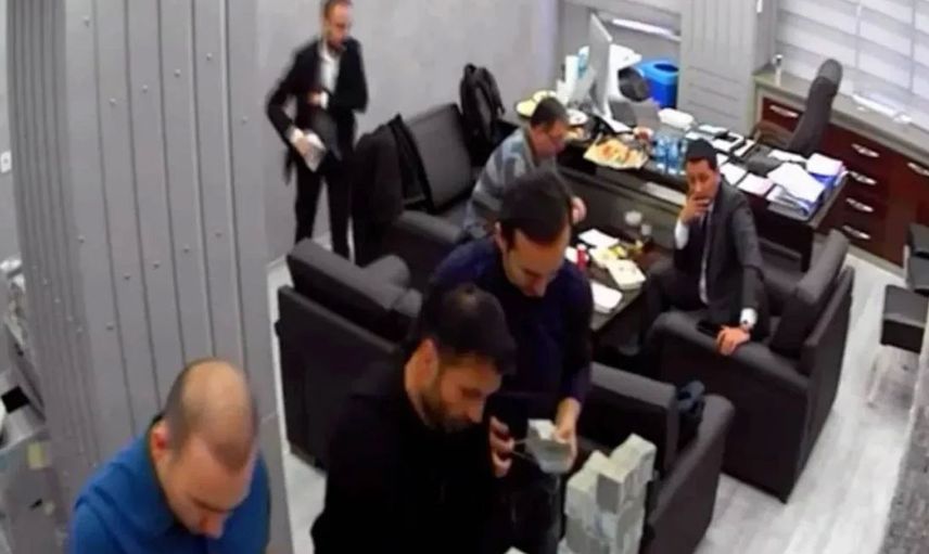CHP Para kulesi skandalında önemli bir isim ''şüpheli'' olarak ifade verdi!