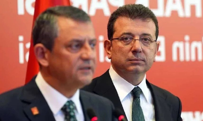 CHP’de Çift Başlılık Krizi: Özel Sahneyi Düzenledi, İmamoğlu “Yetki Bende” Mesajı Verdi