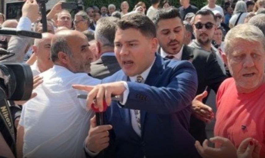 CHP’de Grup Toplantısı Öncesi Gerginlik: Kılıçdaroğlu ve Özgür Özel Destekçileri TBMM’de Karşı Karşıya Geldi