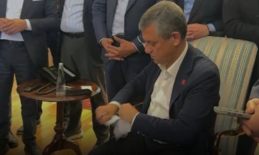 CHP’de “Mutlak Butlan” Gerilimi: Özgür Özel Karar Belgesini Yırttı