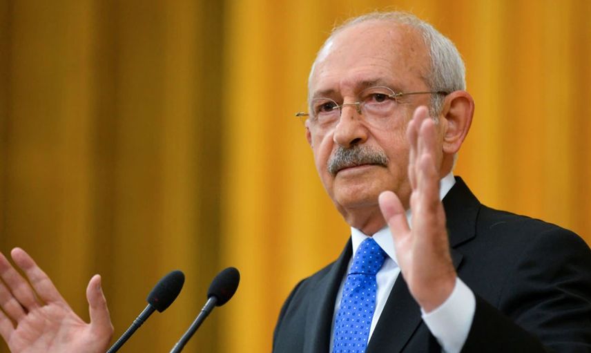 CHP'de Skandalların Ardı Arkası Kesilmiyor: Astıkları Afiş Pes Artık Dedirtti!
