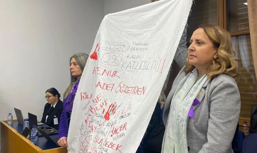 CHP'den Aile Bakanı'na kefenli protesto