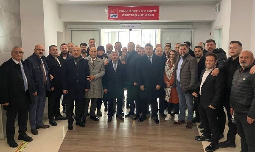 CHP'li Esenyurt Belediye Meclis üyeleri odalarına girdi