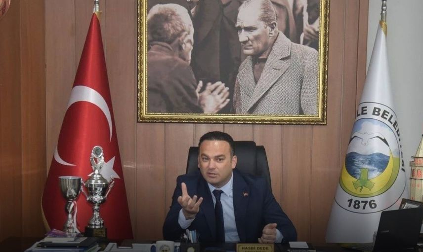 CHP’li Hasbi Dede’nin Taciz İddiasındaki Genç Kız Şüpheli Trafik Kazası Geçirdi