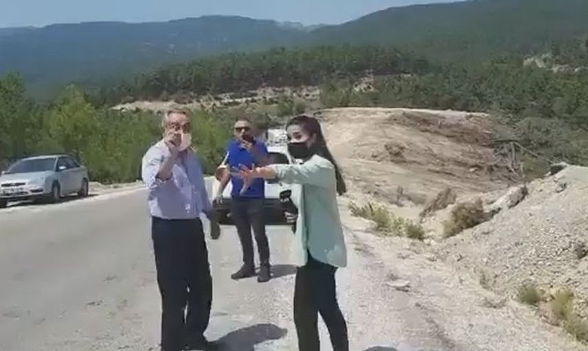 CHP’li Milletvekili Rafet Zeybek Yangın Bölgesinde Gazetecilerin Üzerine Yürüdü!