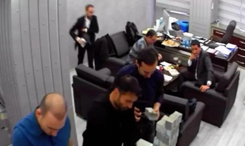 CHP’nin para krizi çözüldü mü? Gazeteciler olayın iç yüzünü ortaya çıkardı! İşte hiç bilinmeyen detaylar…