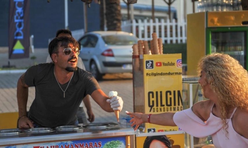 Çılgın Dondurmacı Kimdir, Nereli ve Nerededir?
