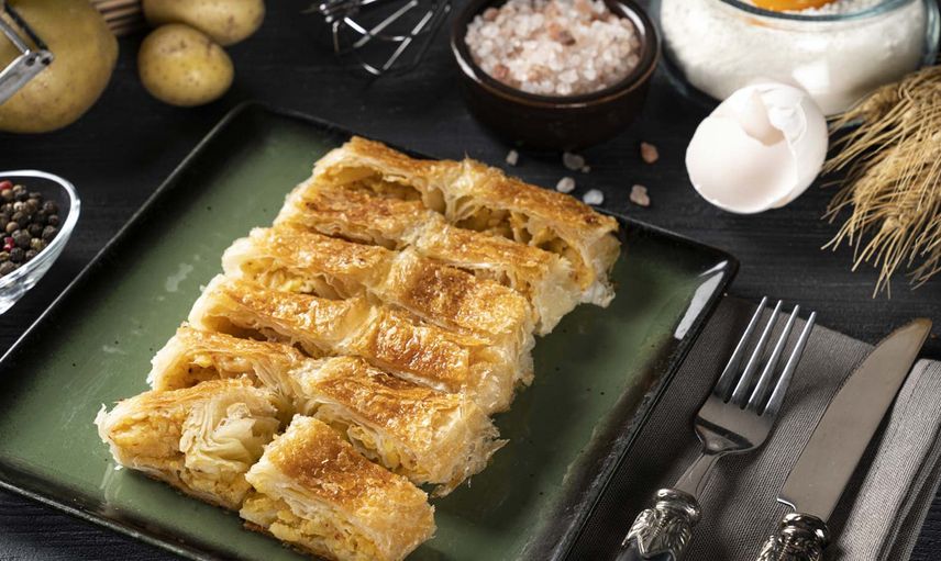 Yufka börek nasıl yapılır? Hazır yufkadan yapılan patatesli çıtır börek tarifi 
