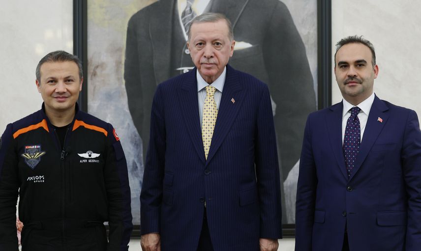 Cumhurbaşkanı Erdoğan, Türkiye'nin ilk astronotu Alper Gezeravcı'yı kabul etti: Saat hediye edildi!