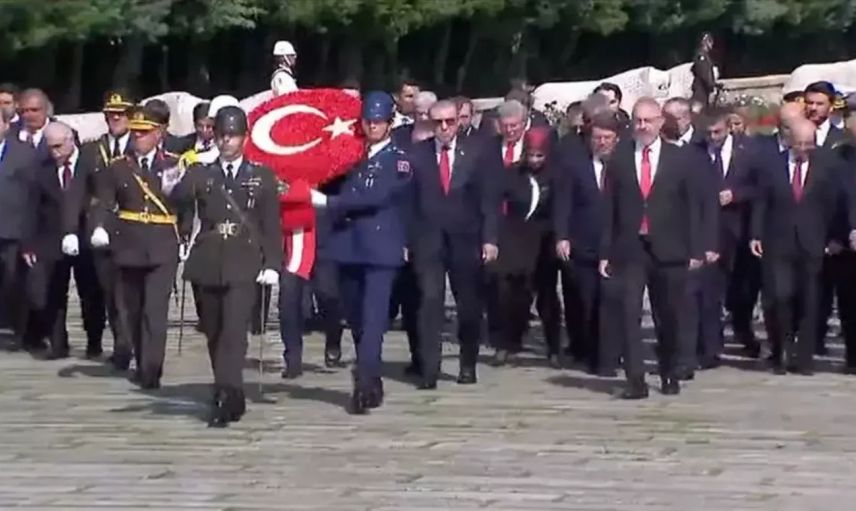 Cumhurbaşkanı Erdoğan ve Devlet Erkanı Anıtkabir'i Ziyaret Etti