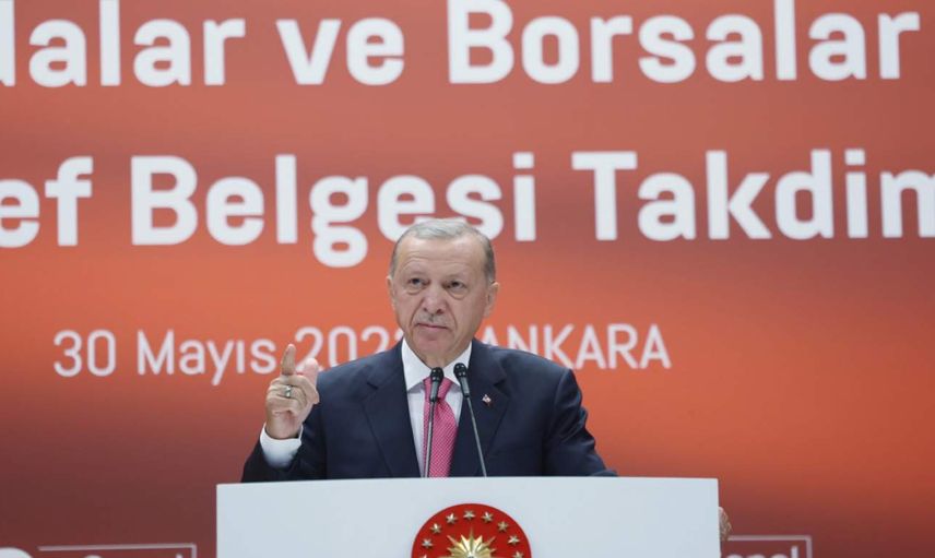 Cumhurbaşkanı Erdoğan’dan seçim zaferi konuşması: Ülkemiz için hayal kuran herkes kazanandır