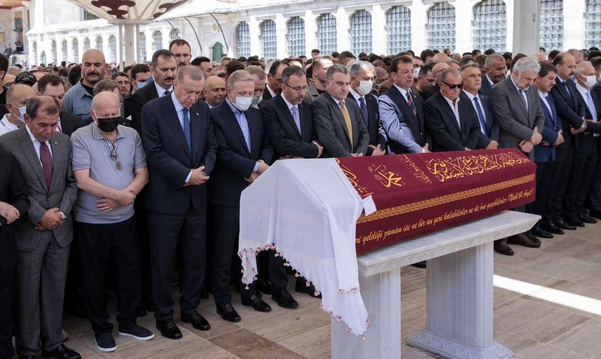 Cumhurbaşkanı Recep Tayyip Erdoğan, Göksel Gümüşdağ'ın annesinin cenaze töreninde!