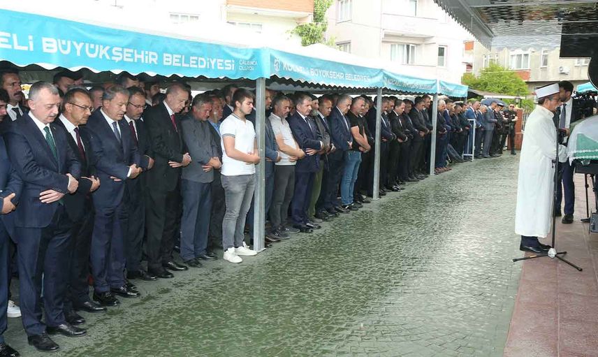Cumhurbaşkanı Recep Tayyip Erdoğan, Niğde'de kazada hayatını kaybeden Sude Akkuş'un cenaze törenine katıldı