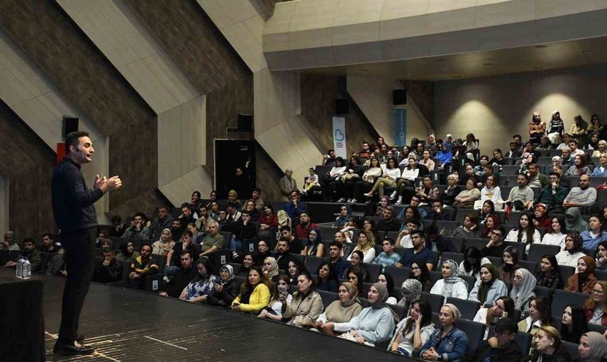 Balıkesir kitap fuarı, edebiyatseverleri buluşturmaya devam ediyor