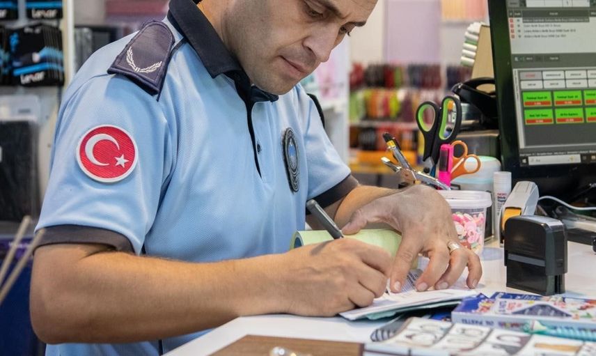 Kuşadası Belediyesi'nden kırtasiyelerde fiyat denetimi