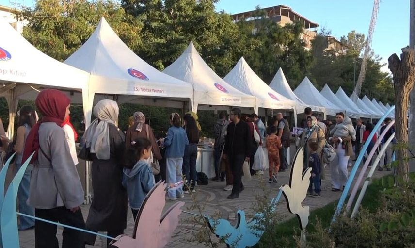 Kilis’te ilk kitap fuarı büyük ilgiyle karşılandı