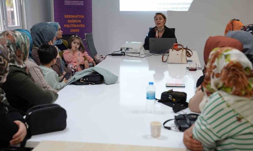 Diyarbakır'da kadınlara yönelik meme kanserinde erken tanı semineri düzenlendi