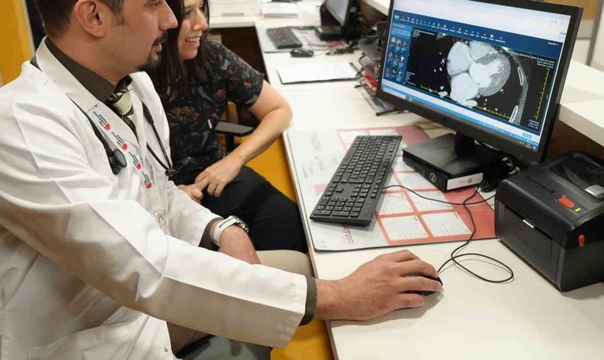Gaziantep'te yenilikçi yöntemle kalp delikinden kurtuldu