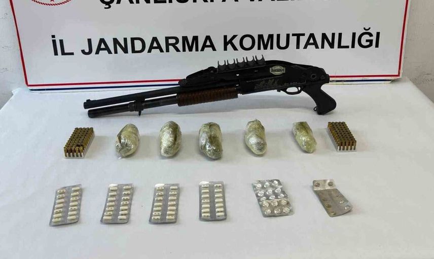 Suruç'ta uyuşturucu operasyonu: 479 gram esrar ve silah ele geçirildi