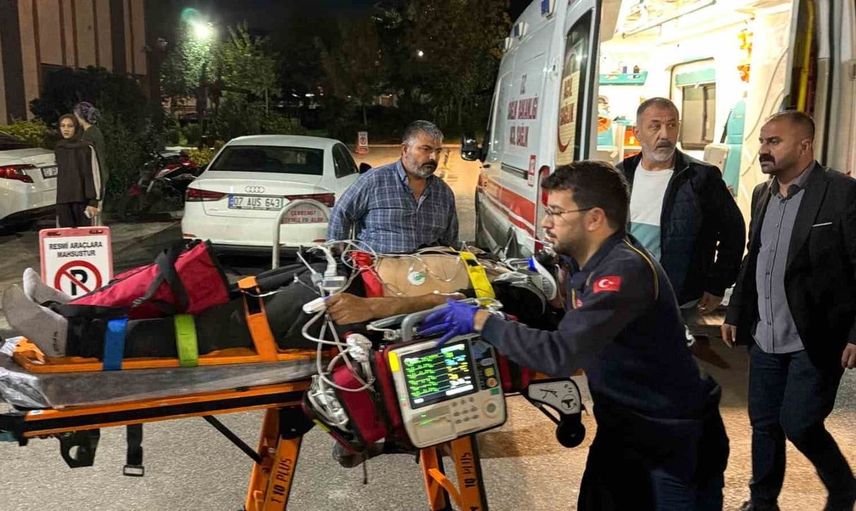 Adıyaman'da feci kaza: otomobil ve kamyonet çarpıştı, 4 yaralı