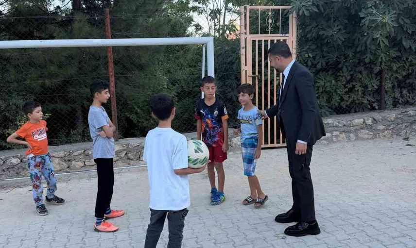 Eğil Belediyesi'nden öğrencilere kırtasiye yardımı: Eğitimde güçlü başlangıç için destek