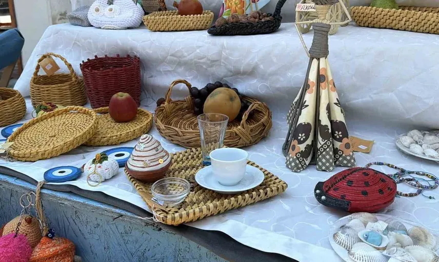 Düzce'de geri dönüşüm kağıtlarıyla sanat eserleri yaratıyor