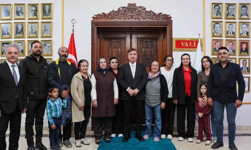 Erzincan valisi hamza aydoğdu, köy sakinleriyle buluştu