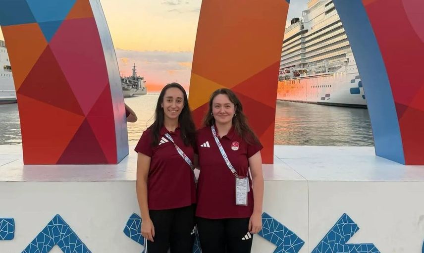 Badminton milli takımından tarihi zafer: Erzincanlı sporcular yarı finalde