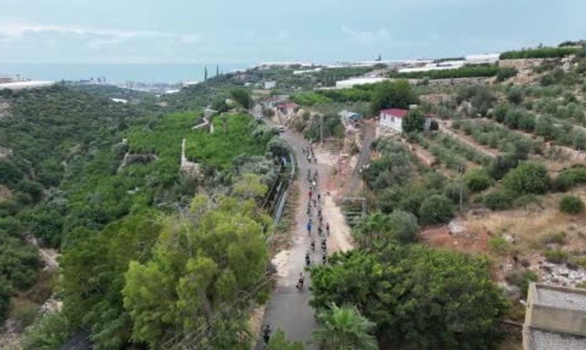 Erdemli'de bisiklet tutkunları tarih ve doğanın keyfini çıkarıyor