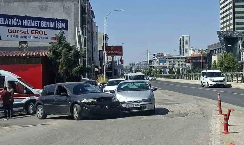 Elazığ'da trafik kazası meydana geldi: 1 yaralı hastaneye kaldırıldı