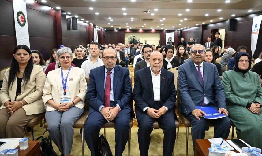 Eşit ücret mücadelesi büyüyor: HAK-İŞ Başkanı Mahmut Arslan önemli mesajlar verdi