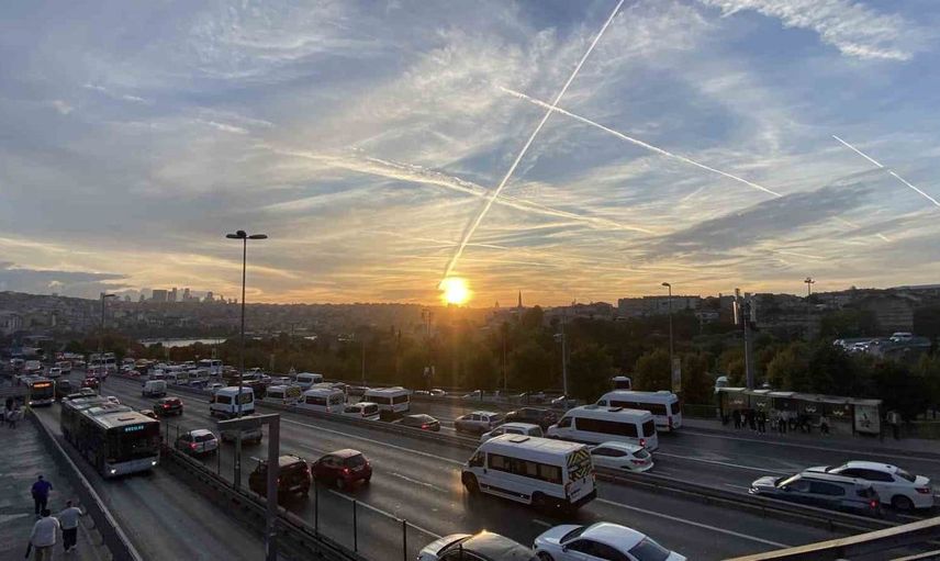 İstanbul'da gün doğumu manzarası büyüledi
