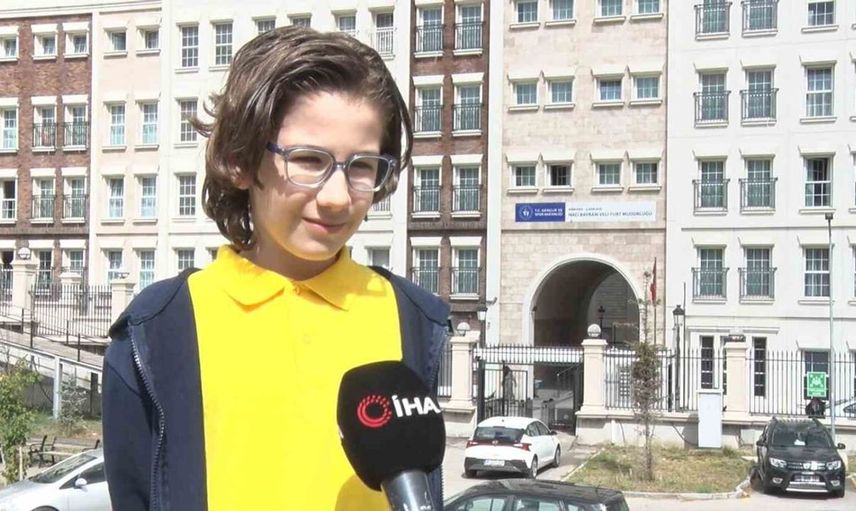 Cumhurbaşkanı ile türkü söyleyen öğrenciler unutulmaz anlar yaşadı
