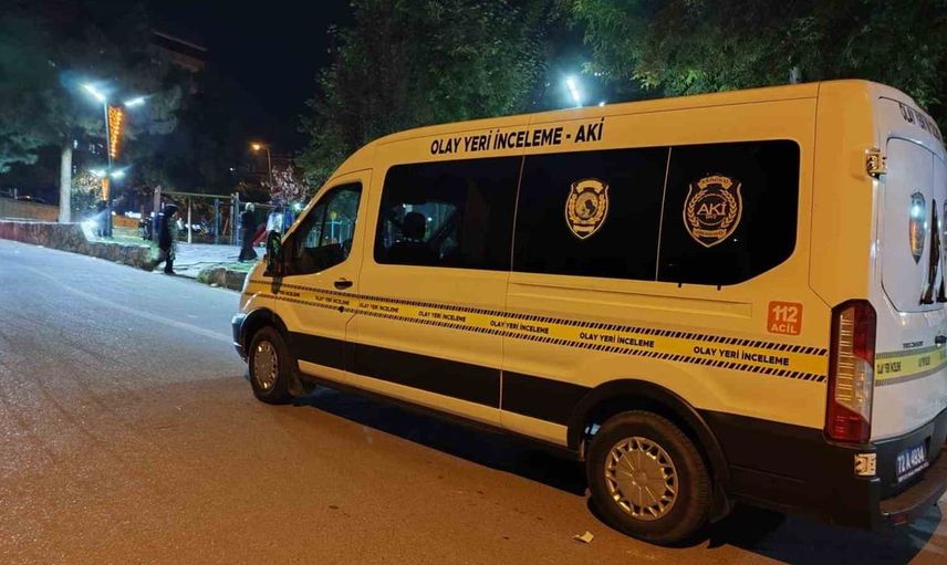 Batman'da parkta yaşanan bıçaklı kavga sonrası bir kişi hastaneye kaldırıldı