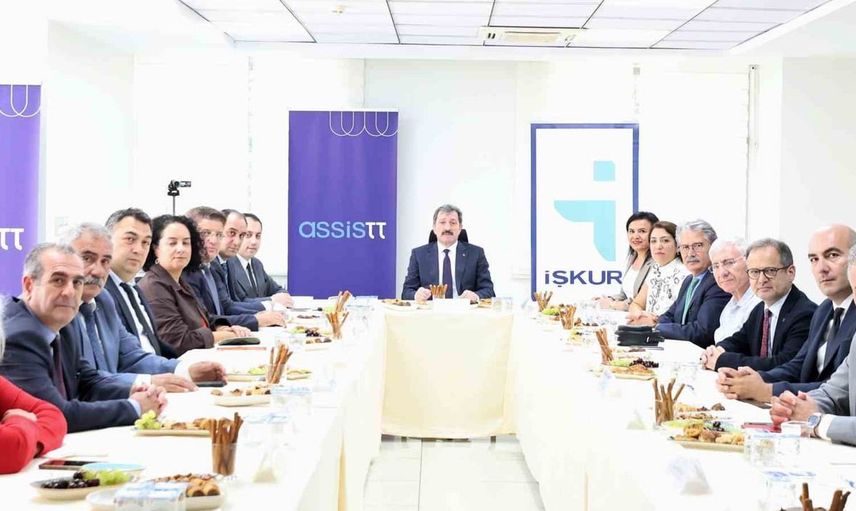 Samsun'da genç istihdamı ve iş gücü eğitim planı değerlendirildi